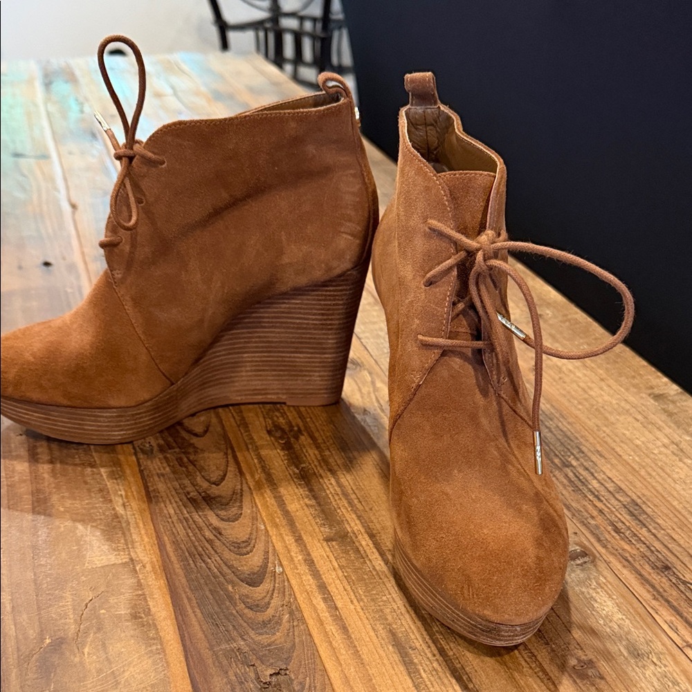 MICHAEL Michael Kors Tan Suede Wedge Boots size 7M 4”